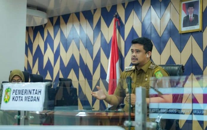 icmi_pusat_bobby_nasution_kepala_daerah_pertama_yang_menolak_lgbt