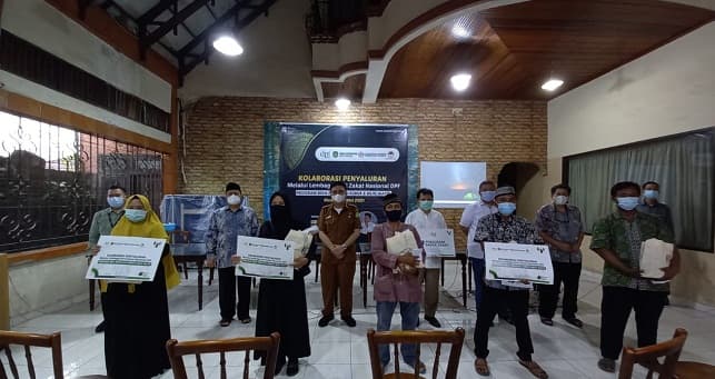 idi_sumut_pdui_dan_dpf_salurkan_bantuan_ke_50_untuk_penggali_kubur