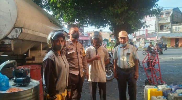 idul_fitri_polres_tebing_tinggi_pantau_ketersediaan_minyak_goreng