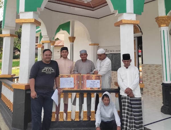 ikapsi_jaga_silaturahmi_di_kampung_halaman_dengan_paket_kurma_ramadhan