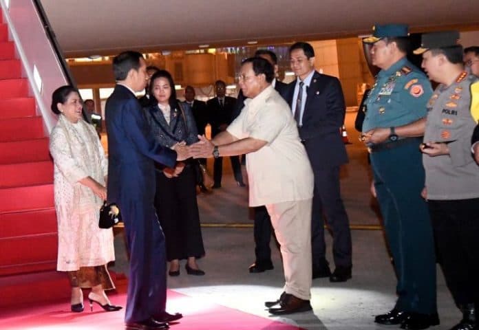 ikuti_rapimnas_golkar_menhan_prabowo_sambut_kedatangan_jokowi
