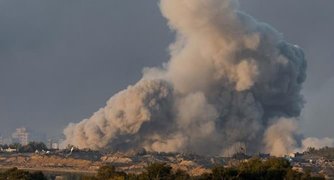 imbas_agresi_israel_warga_palestina_terpaksa_makan_rumput