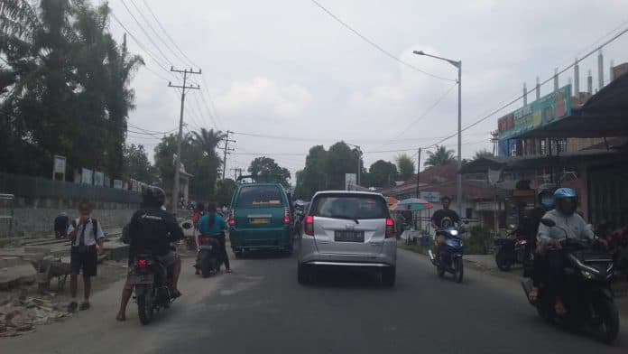 imbas_penyempitan_jalan_siantar_sering_macet