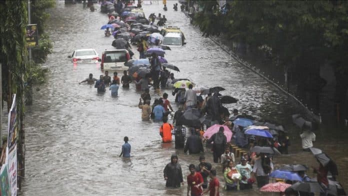 india_dilanda_banjir_28_warga_tewas_dan_puluhan_ribu_dievakuasi