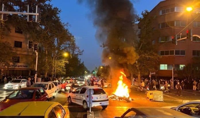 inggris_kutuk_iran_atas_eksekusi_mati_terhadap_dua_pengunjuk_rasa