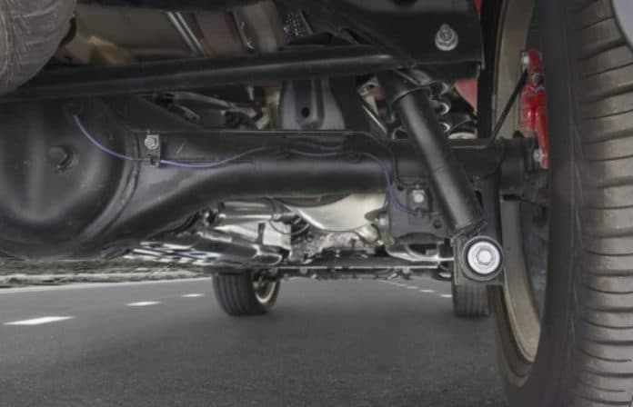 ini_adalah_tanda_anda_harus_mengganti_oli_gardan_mobil