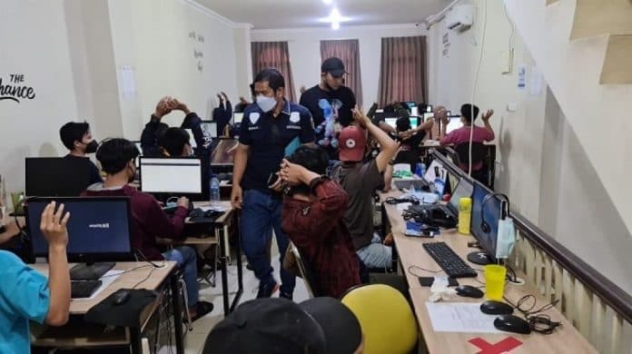ini_biang_kerok_pinjol_ilegal_masih_tumbuh_subur_di_indonesia