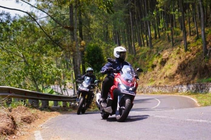 ini_cara_cornering_aman_ketika_riding_di_pegunungan