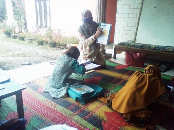 ini_kreativitas_seorang_guru_honor_pokjar_di_masa_pandemi_covid_19
