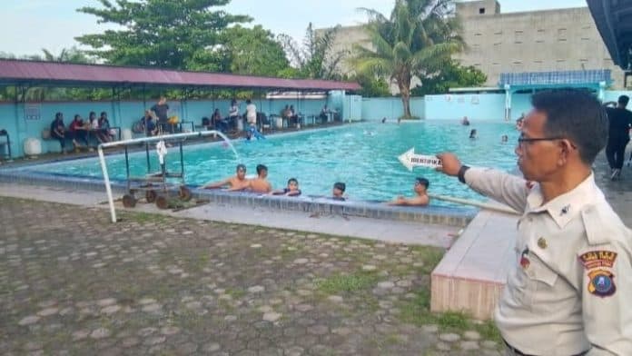 ini_kronologis_tewasnya_seorang_siswa_di_kolam_renang_pondok_kencana_tebing_tinggi