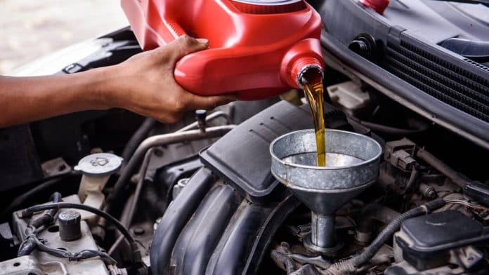 inilah_alasan_mengapa_oli_filter_musti_diganti_bersamaan_dengan_penggantian_oli_mesin_mobil