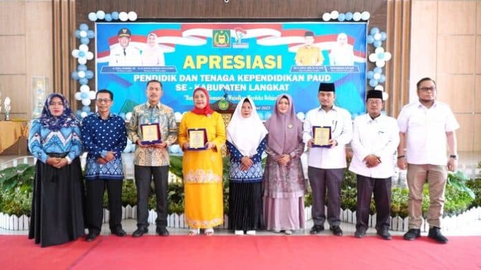 insentif_naik_ketua_himpaudi_mengapresiasi_plt_bupati_langkat