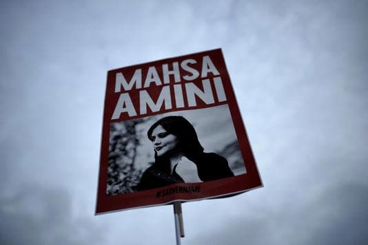 iran_penjarakan_pengacara_keluarga_mahsa_amini_ini_penyebabnya