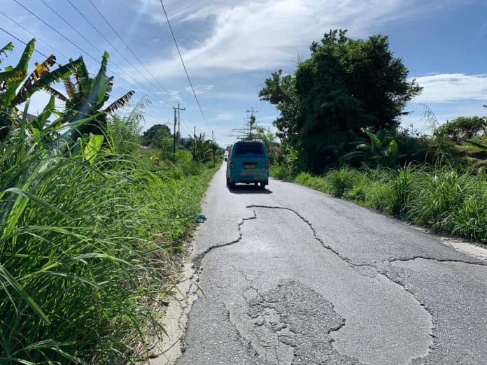 irigasi_tidak_berfungsi_dengan_baik_jalan_besar_sidamanik_terus_terkikis