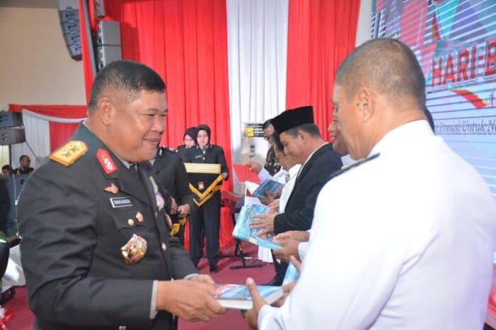 irjen_pol_tabana_bangun_luncurkan_buku_di_hari_bhayangkara_ke_77