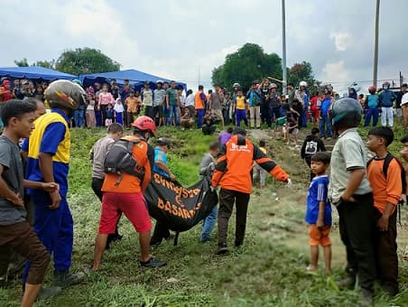 irt_yang_hanyut_di_sungai_deli_usai_buang_sampah_ditemukan_meninggal_dunia