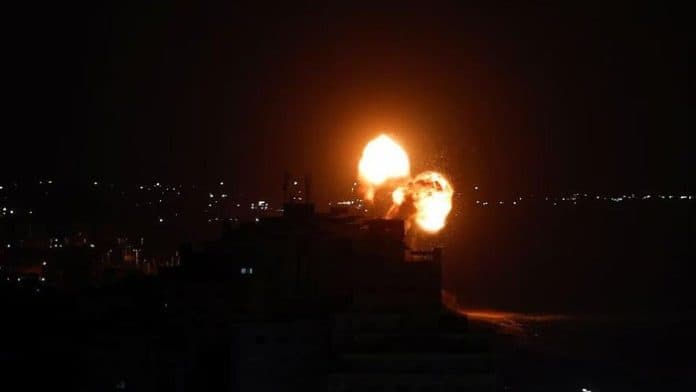 israel_balas_serangan_5_roket_dari_gaza_lewat_udara