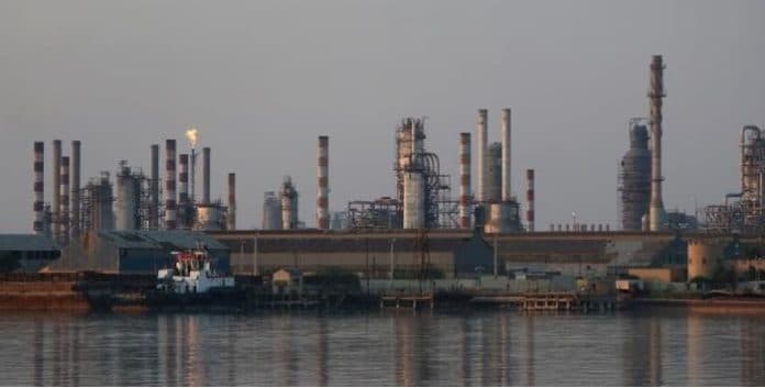 israel_dikuatirkan_serang_kilang_minyak_iran_negara_negara_teluk_lobi_as