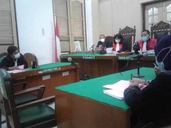 istri_dituntut_20_tahun_penjara_suami_seumur_hidup