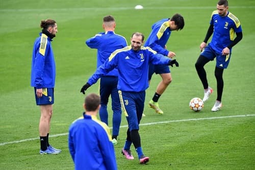 italia_bertekad_lolos_ke_piala_dunia_2022_di_qatar