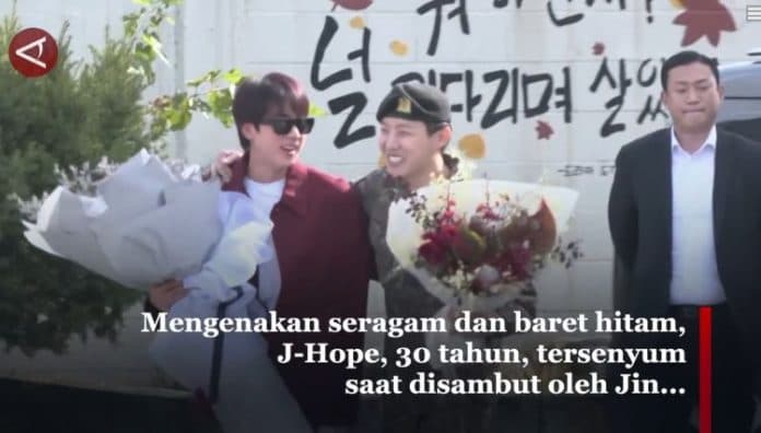 j_hope_bts_resmi_bebas_dari_wajib_militer_disambut_ratusan_fans