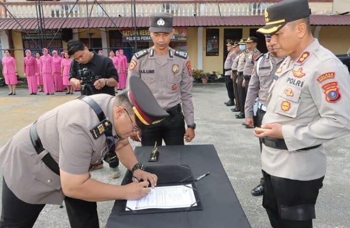 jabatan_kasat_intelkam_diserahkan_ke_kapolres_siantar