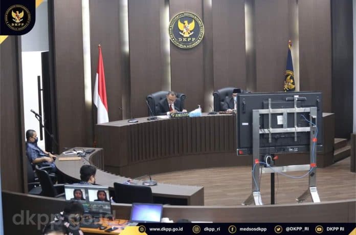 jabatan_ketua_bawaslu_siantar_dicopot_ini_penyebabnya
