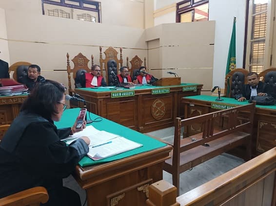 jadi_kurir_2_ribu_butir_pil_ekstasi_anggota_dprd_tanjung_balai_dituntut_17_tahun_penjara