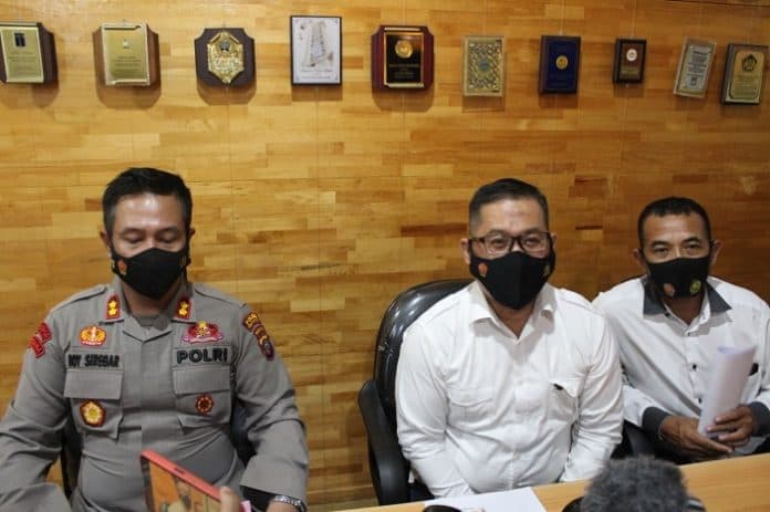 jadi_tersangka_usai_pukul_anak_kandung_ipda_fitra_jaya_menangis_menyesal