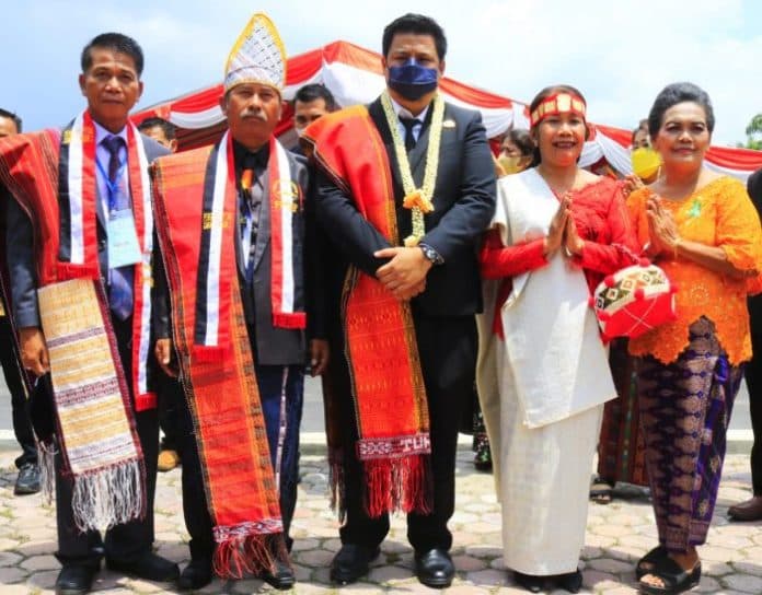 jadikan_keberagaman_marga_di_samosir_menjaga_dan_melestarikan_budaya_batak