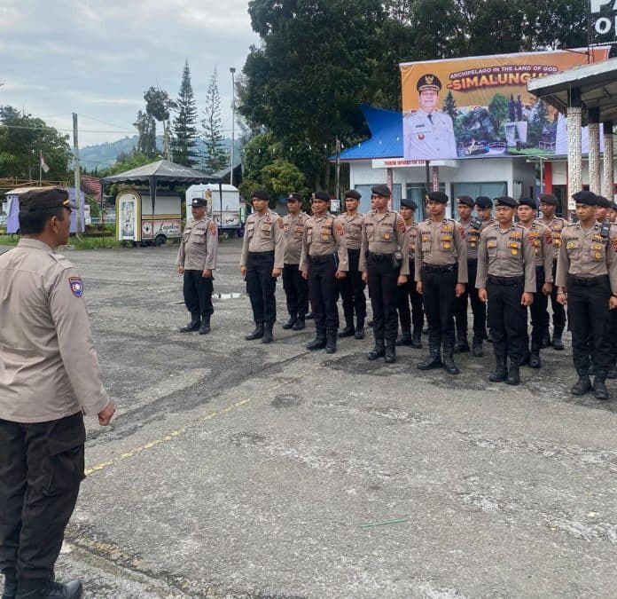 jaga_keamanan_dan_kelancaran_lalulintas_di_parapat_polres_simalungun_libatkan_304_personel