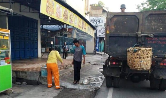 jaga_kebersihan_camat_medan_johor_imbau_jangan_buang_sampah_sembarangan