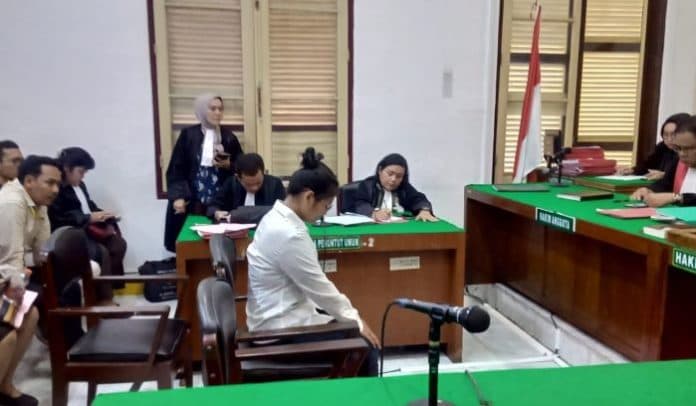 jaga_lapak_judi_tembak_ikan_wanita_ini_dihukum_15_tahun_penjara