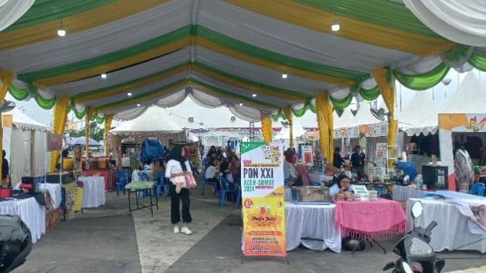 jajanan_kuliner_festival_umkm_pon_xxi_aceh_sumut_2024_disuguhkan_di_lapangan_astaka_pancing