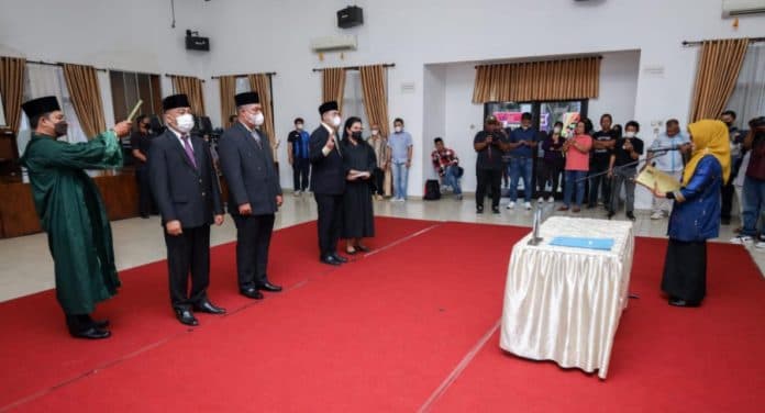 jajaran_direksi_pd_pasar_horas_dilantik_begini_pesan_wali_kota_siantar
