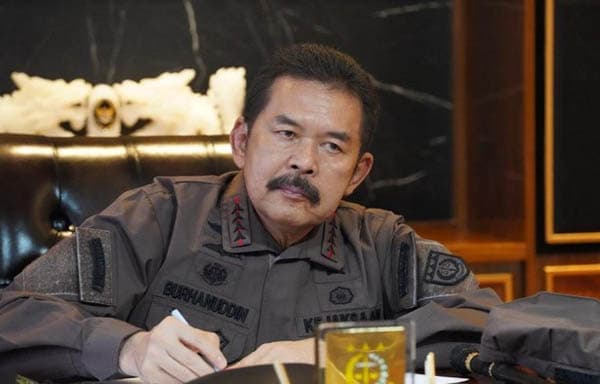 jaksa_agung_mutasi_328_pejabat_termasuk_kapuspenkum_dan_wakil_kajati_sumut