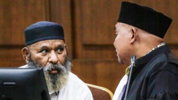 jaksa_tuntut_lukas_enembe_105_tahun_bayar_uang_pengganti_dan_hak_politik_dicabut