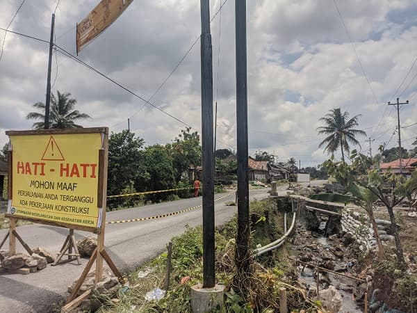 jalan_amblas_di_nagori_siborna_mulai_diperbaiki_anggaran_dari_btt