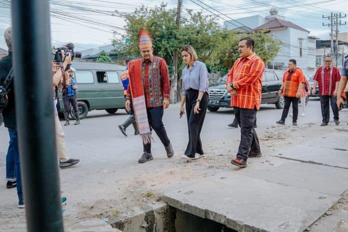 jalan_asam_kumbang_diperbaiki_warga_alhamdulillah_kami_tenang_tak_lagi_banjir