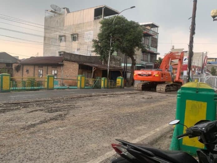 jalan_hm_yamin_ditutup_pedagang_minta_pemko_medan_beri_solusi_terbaik