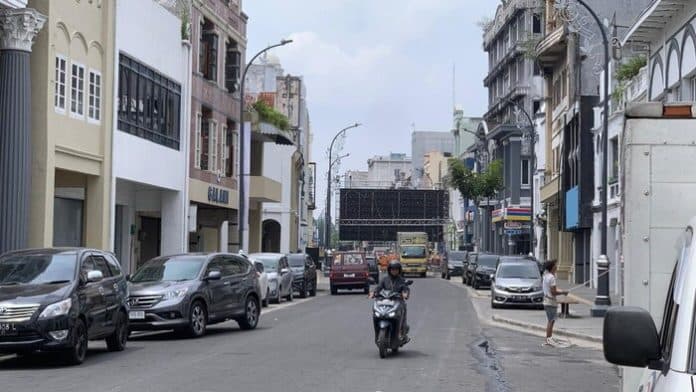jalan_kesawan_jadi_lokasi_nobar_timnas_u_23_polisi_lakukan_rekayasa_lalin