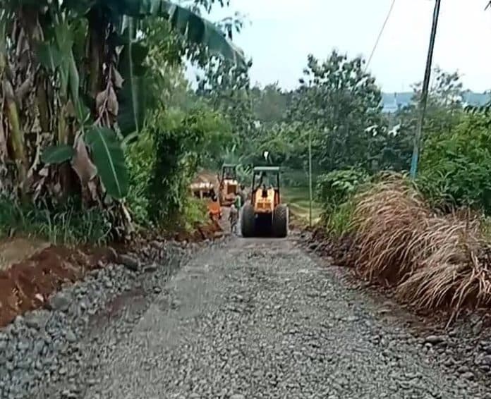 jalan_penghubung_di_kecamatan_patumbak_deli_serdang_diperbaiki