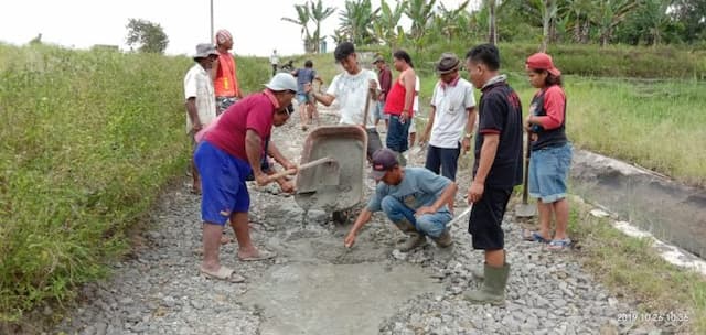 jalan_rusak_di_pinang_ratus_hingga_jalan_wisata_parapat_begini_kata_anggota_dprd_simalungun