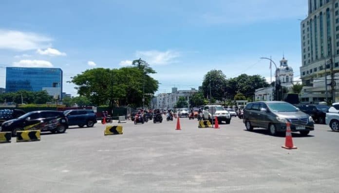 jalan_stasiun_ditutup_arus_lalin_seputaran_lapangan_merdeka_terpantau_ramai_lancar