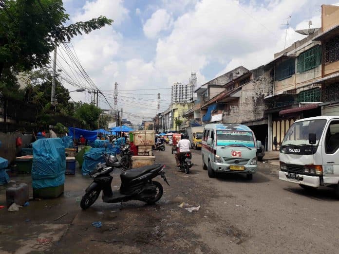 jalan_veteran_kini_berubah_jadi_lokasi_perdagangan