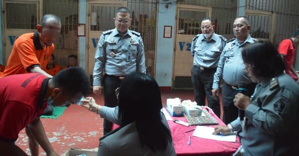 jalani_rehabilitasi_sosial_100_napi_di_lapas_medan_dites_urine_akhir