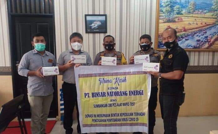 jalin_kerjasama_pt_bne_berikan_bantuan_alat_rapid_test_kepada_polres_toba