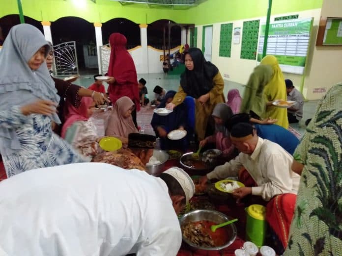 jalin_silaturahmi_warga_komplek_bsp_bukber_di_mesjid_al_hidayah