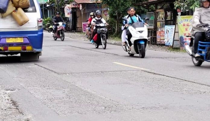 jalinsum_di_siantar_dikorek_tak_kunjung_diperbaiki_warga_mau_berapa_banyak_lagi_korban