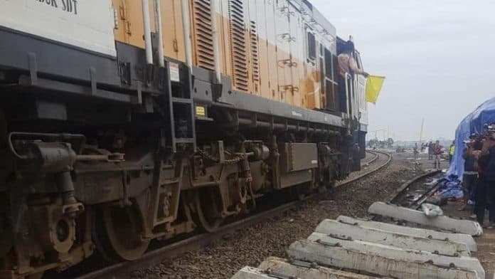 jalur_kecelakaan_kereta_di_cicalengka_sudah_bisa_dilalui